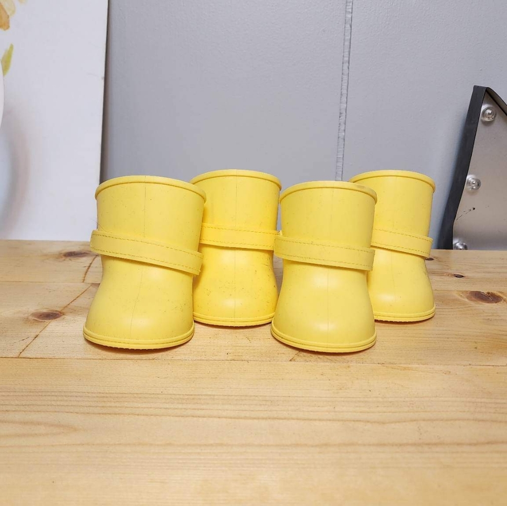DOGGY RAIN BOOTS